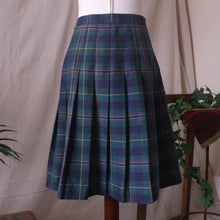 Load image into Gallery viewer, Pleated Plaid Blue &amp; Green Knee-Length Skirt (M)
