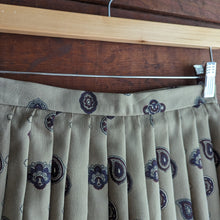 Load image into Gallery viewer, Vintage Patterned Brown Pleated Midi Skirt
