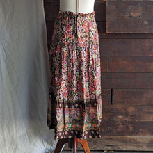 Load image into Gallery viewer, 80s Vintage Floral Print Midi Skirt
