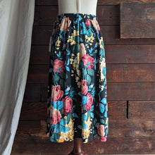 Load image into Gallery viewer, 90s Vintage Floral Midi Skirt
