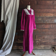 Load image into Gallery viewer, 90s Vintage Magenta Velour and Lace Nightgown
