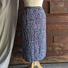 Load image into Gallery viewer, 90s/Y2K Vintage Purple Floral Rayon Skirt
