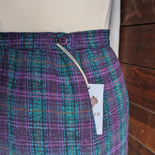 Load image into Gallery viewer, Vintage Wool Blend Purple Plaid Lined Skirt
