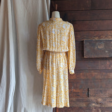Load image into Gallery viewer, 80s/90s Vintage Yellow Floral Polyester Midi Dress with Belt
