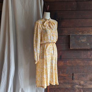 80s/90s Vintage Yellow Floral Polyester Midi Dress with Belt
