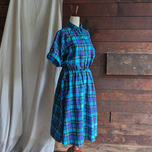 Load image into Gallery viewer, 60s Vintage Plaid A-Line Dress with Pockets
