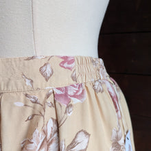 Load image into Gallery viewer, 90s Vintage Plus Size Yellow Floral Midi Skirt
