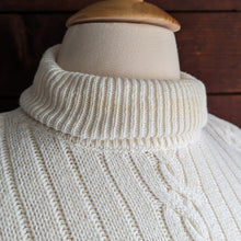 Load image into Gallery viewer, 90s Vintage Off-white Cable Knit Turtleneck
