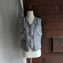 Load image into Gallery viewer, Vintage Paisley Print Denim Vest
