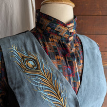 Load image into Gallery viewer, 90s Vintage Embroidered Feather Vest
