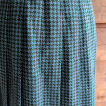 Load image into Gallery viewer, 80s Vintage Pleated Blue/Green Houndstooth Skirt
