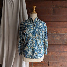Load image into Gallery viewer, 90s Vintage Teal Floral Print Button Up Shirt
