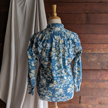 Load image into Gallery viewer, 90s Vintage Teal Floral Print Button Up Shirt
