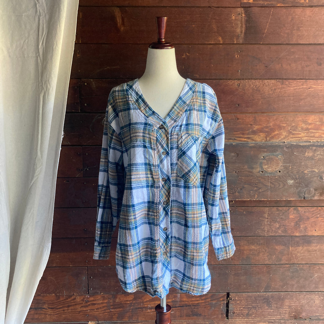 90s Vintage Low-Cut Flannel Button Down Shirt