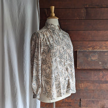 Load image into Gallery viewer, 90s Vintage Tan Paisley Poly Blouse
