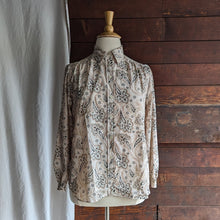 Load image into Gallery viewer, 90s Vintage Tan Paisley Poly Blouse
