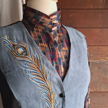 Load and play video in Gallery viewer, 90s Vintage Embroidered Feather Vest
