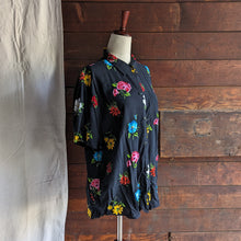 Load image into Gallery viewer, 90s Rayon Black Floral Top &amp; Shorts Set
