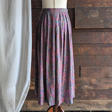 Load image into Gallery viewer, 90s Vintage Pastel Purple Paisley Maxi Skirt
