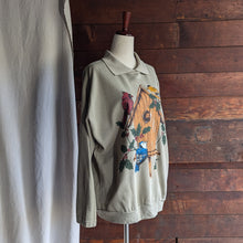 Load image into Gallery viewer, 90s Vintage Collared Bird Print Sweatshirt
