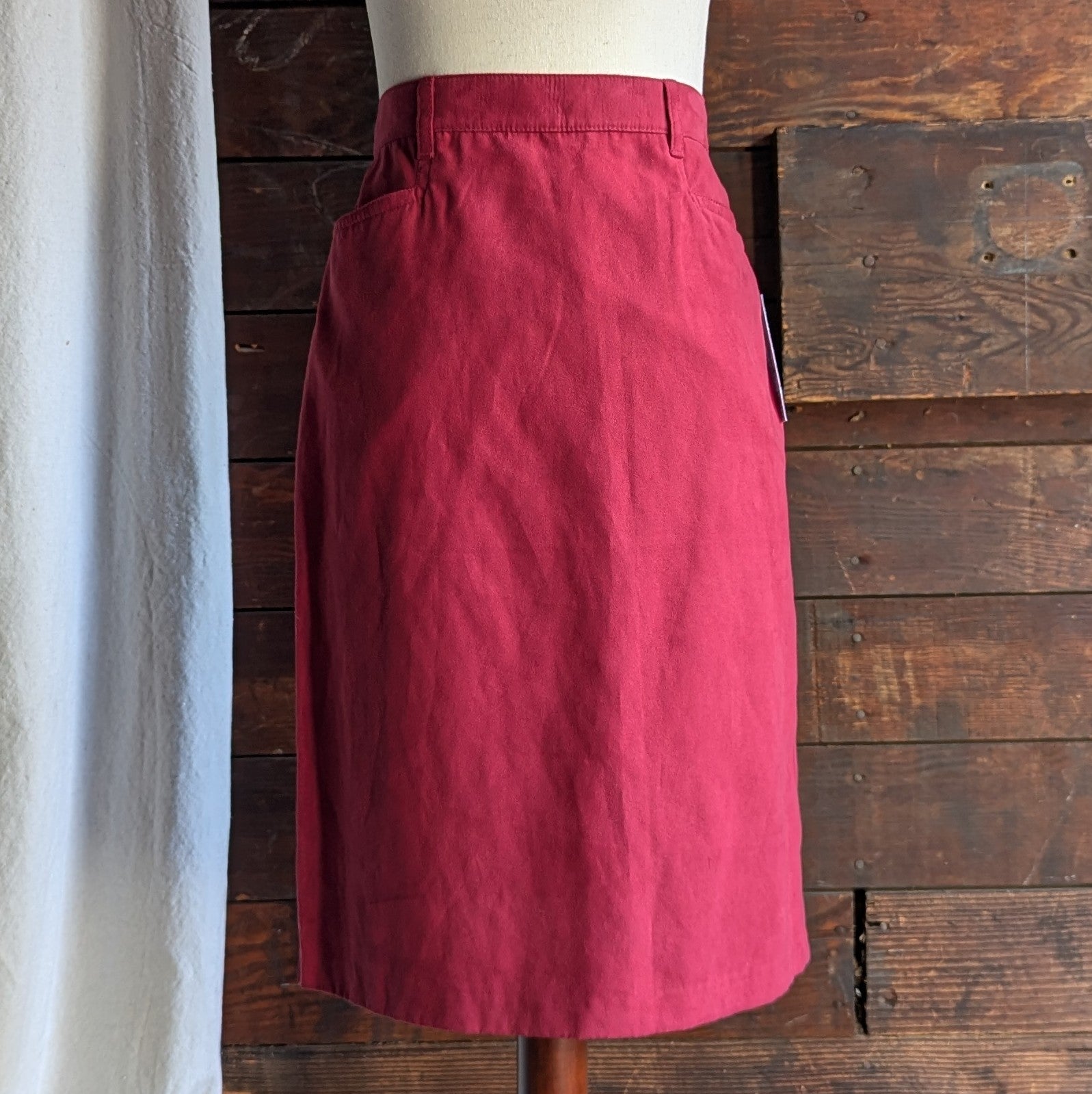 90s Vintage Red Polyester Midi Skirt – Forager Vintage