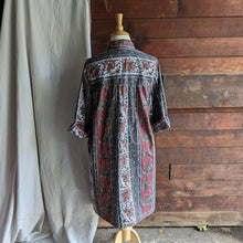 Load image into Gallery viewer, Vintage Plus Size Paisley Cotton Blend House Dress
