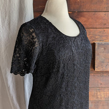 Load image into Gallery viewer, 90s/Y2K Plus Size Black Poly Lace Maxi Dress
