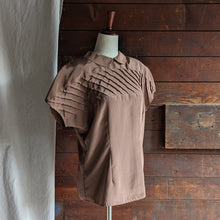 Load image into Gallery viewer, 80s/90s Vintage Brown Pleated Short Sleeve Blouse
