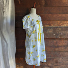 Load image into Gallery viewer, 70s Vintage Homemade Floral Print Mini Dress
