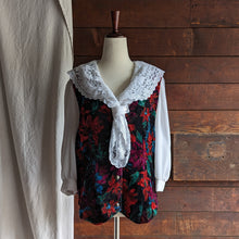 Load image into Gallery viewer, 90s Vintage Floral Velvet Vest
