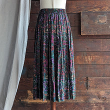 Load image into Gallery viewer, 90s Vintage Lightweight Paisley Midi Skirt
