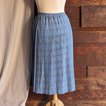 Load image into Gallery viewer, 90s Vintage Pleated Blue Paisley Midi Skirt

