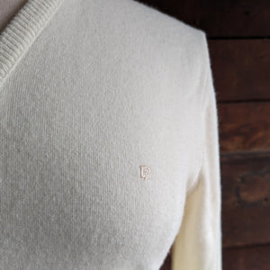 Vintage Off-White Acrylic Knit Sweater