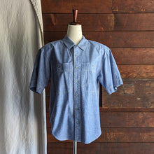 Load image into Gallery viewer, 90s Vintage Boxy Chambray Shirt
