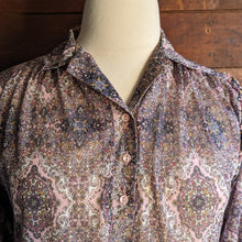 Load image into Gallery viewer, 70s Vintage Paisley Nylon Blouse
