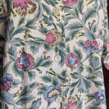 Load image into Gallery viewer, 90s Vintage Floral Short Sleeve Top
