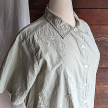 Load image into Gallery viewer, 90s/Y2K Plus Size Linen Blend Embroidered Top
