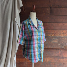 Load image into Gallery viewer, 90s Vintage Lightweight Plaid Short Sleeve Shirt
