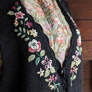90s Vintage Floral Vase Embroidered Vest