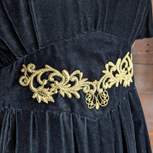 Load image into Gallery viewer, 90s Vintage Black and Gold Velvet Dress
