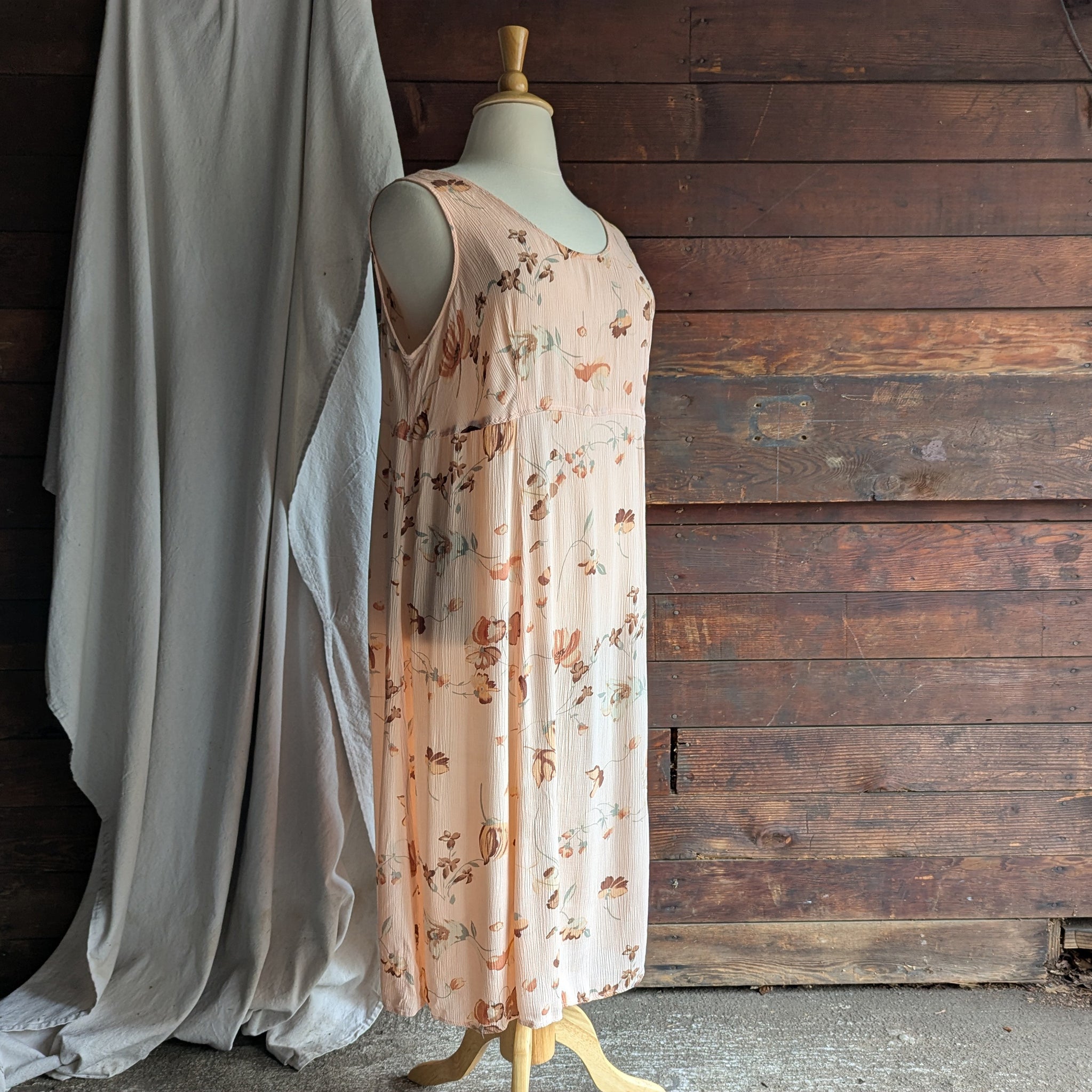 90s Vintage Plus Size Sleeveless Peach Floral Maxi Dress 90s Vintage Plus Size Sleeveless Peach Floral Maxi Dress