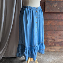 Load image into Gallery viewer, 90s Vintage Plus Size Denim Ruffle Skirt

