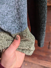 Load image into Gallery viewer, 90s/Y2K Plus Size Colorblock Knit Sweater
