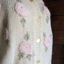 Load image into Gallery viewer, 90s Vintage Rose Embroidered White Cardigan
