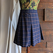 Load image into Gallery viewer, 90s Vintage Navy Plaid Mini Skirt
