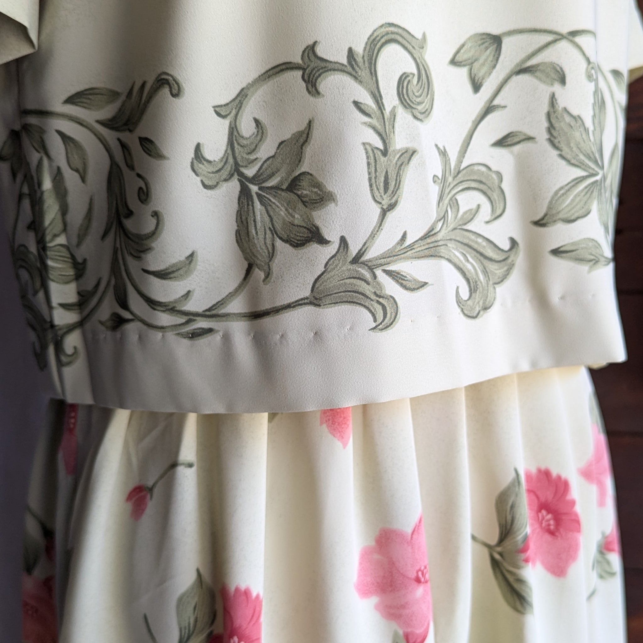 90s Vintage Green Floral Boxy-Top Maxi Dress Forager Vintage 90s Vintage Green Floral Boxy-Top Maxi Dress Forager Vintage