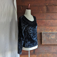 Load image into Gallery viewer, 90s/Y2K Black Crushed Velour Top
