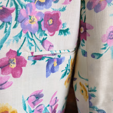 Load image into Gallery viewer, 80s Vintage White Floral Blazer
