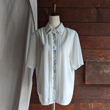 Load image into Gallery viewer, 90s Vintage Embroidered White Polyester Blouse
