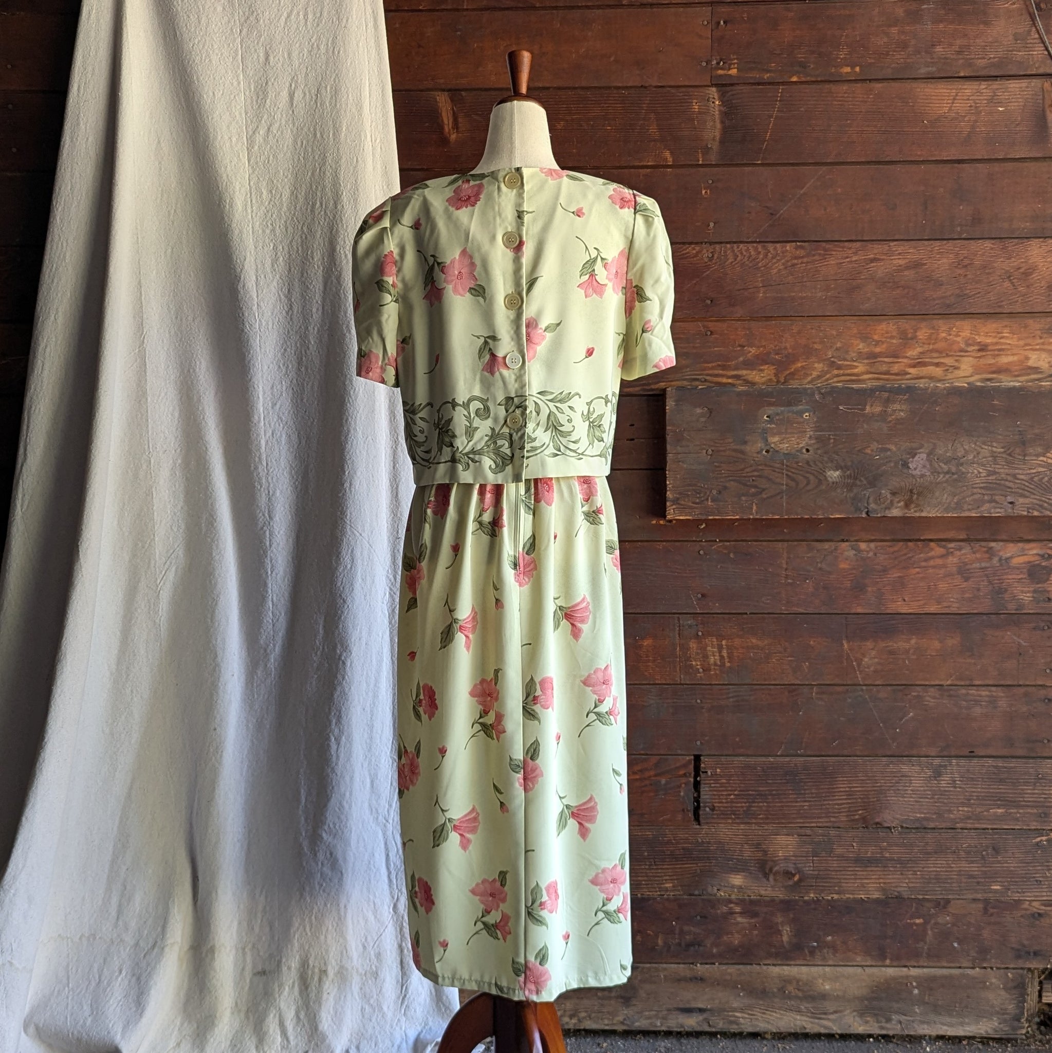 90s Vintage Green Floral Boxy-Top Maxi Dress Forager Vintage 90s Vintage Green Floral Boxy-Top Maxi Dress Forager Vintage